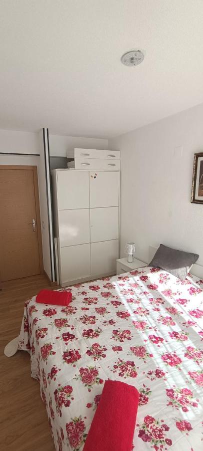 Gran Apartamento Cerca Del Mar Y Castillo Denia Bagian luar foto